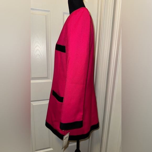 Vintage Pink and Black Structured Blazer with Tailored Pearl Button Design - Picture 4 of 8